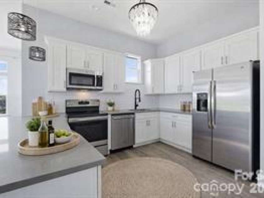 935 Mcalway Road, Charlotte, NC 28211.  MLS# CAR4403948, YatesRealty ID 1006. 