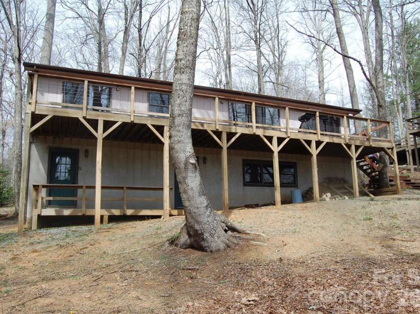 114 Lady Slipper Loop, Newland, NC 28657.  MLS# CAR4367334, YatesRealty ID 10060. 