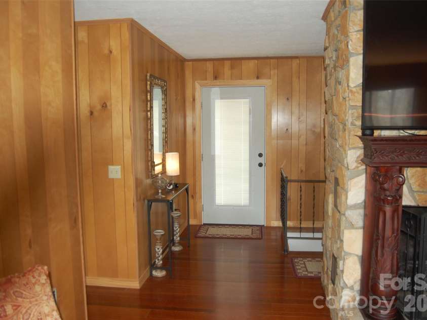 114 Lady Slipper Loop, Newland, NC 28657.  MLS# CAR4367334, YatesRealty ID 10060. 