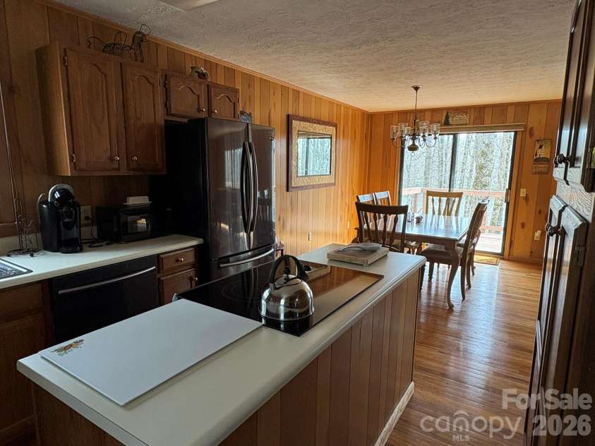 114 Lady Slipper Loop, Newland, NC 28657.  MLS# CAR4367334, YatesRealty ID 10060. 