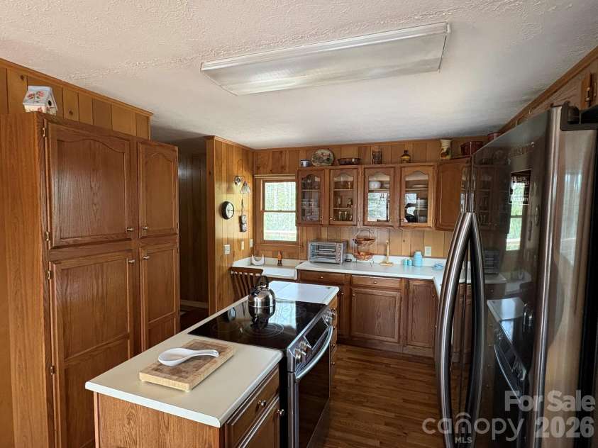 114 Lady Slipper Loop, Newland, NC 28657.  MLS# CAR4367334, YatesRealty ID 10060. 