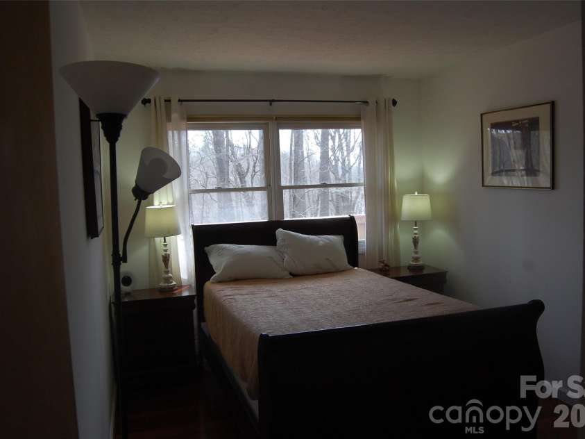 114 Lady Slipper Loop, Newland, NC 28657.  MLS# CAR4367334, YatesRealty ID 10060. 