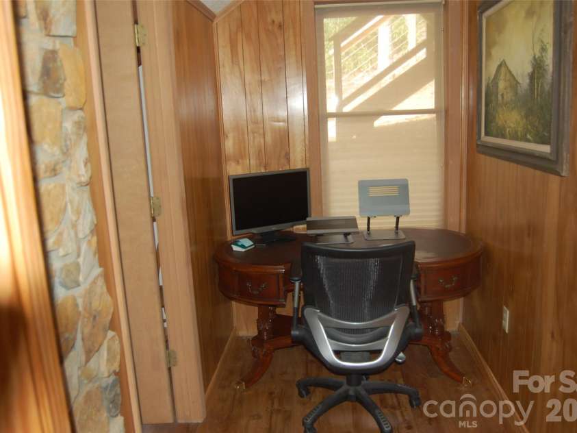 114 Lady Slipper Loop, Newland, NC 28657.  MLS# CAR4367334, YatesRealty ID 10060. 