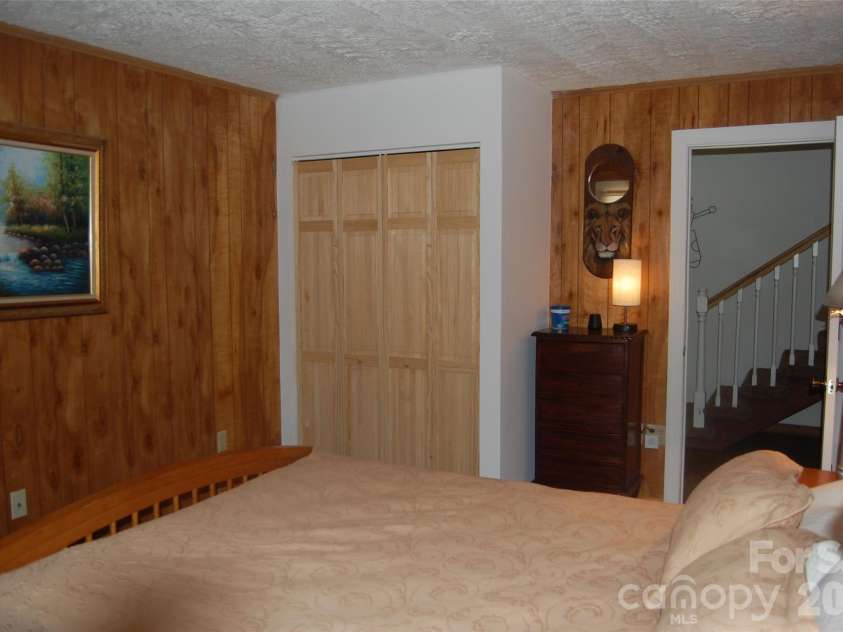 114 Lady Slipper Loop, Newland, NC 28657.  MLS# CAR4367334, YatesRealty ID 10060. 