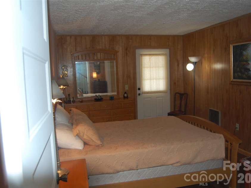 114 Lady Slipper Loop, Newland, NC 28657.  MLS# CAR4367334, YatesRealty ID 10060. 