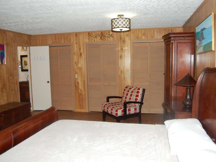 114 Lady Slipper Loop, Newland, NC 28657.  MLS# CAR4367334, YatesRealty ID 10060. 