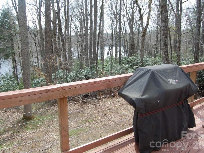 114 Lady Slipper Loop, Newland, NC 28657.  MLS# CAR4367334, YatesRealty ID 10060. 