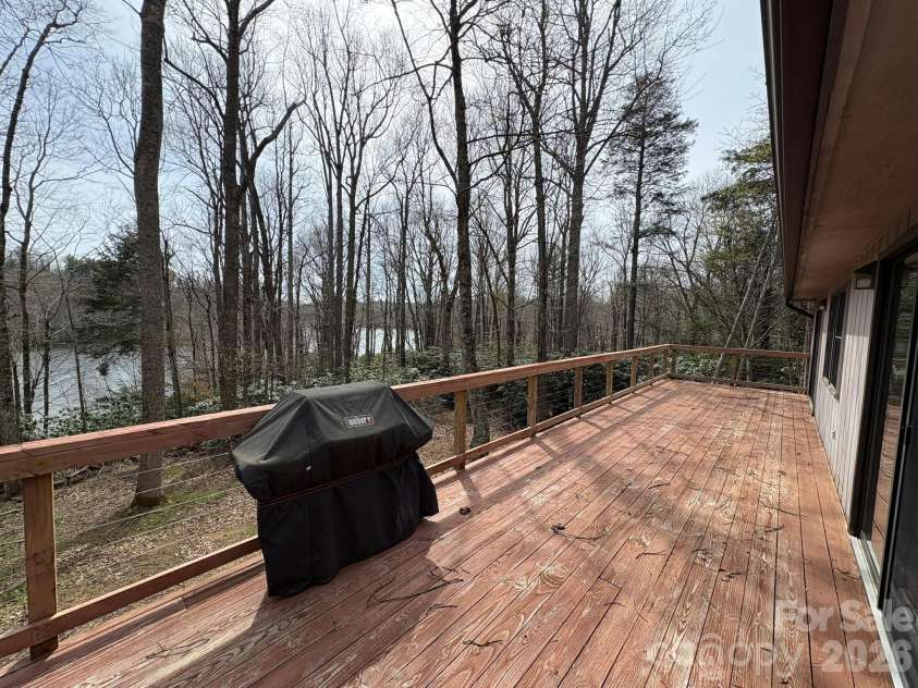 114 Lady Slipper Loop, Newland, NC 28657.  MLS# CAR4367334, YatesRealty ID 10060. 