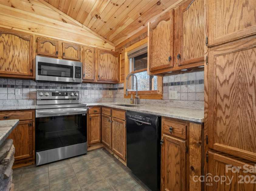 212 Midnight Pass, Rutherfordton, NC 28139.  MLS# CAR4232421, YatesRealty ID 10061. 