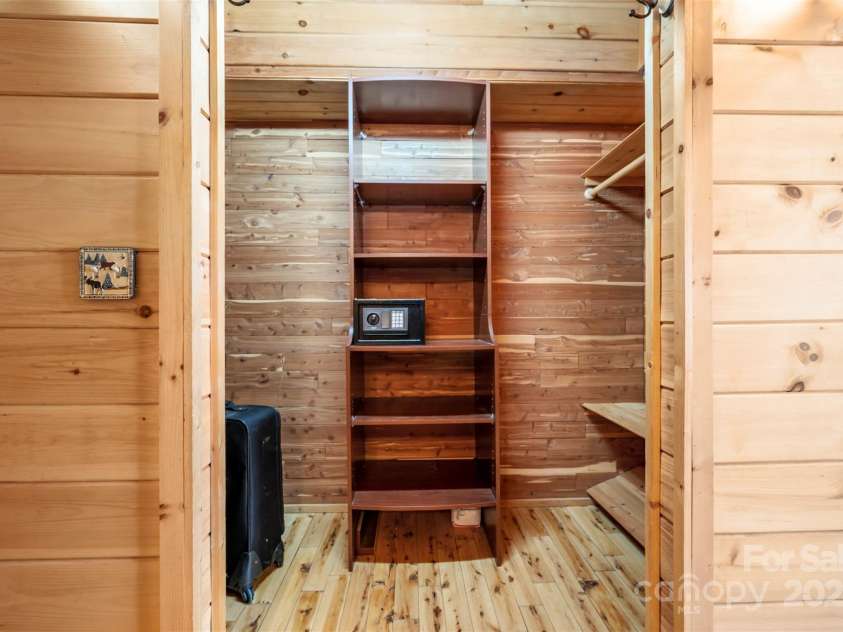 212 Midnight Pass, Rutherfordton, NC 28139.  MLS# CAR4232421, YatesRealty ID 10061. 