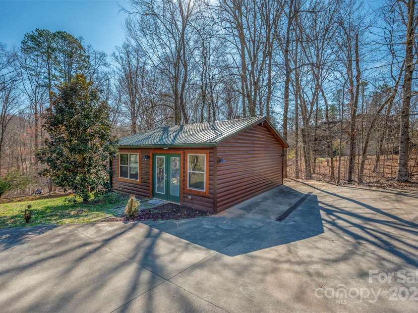 212 Midnight Pass, Rutherfordton, NC 28139.  MLS# CAR4232421, YatesRealty ID 10061. 