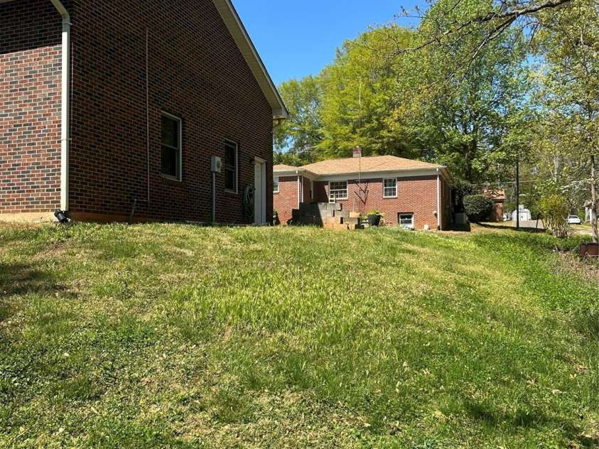 2760 19th Avenue, Hickory, NC 28601.  MLS# CAR4366987, YatesRealty ID 10061. 
