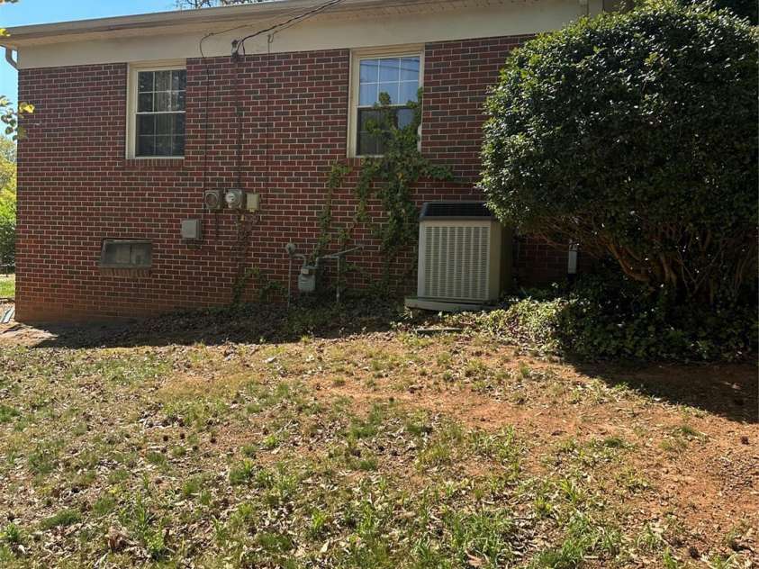 2760 19th Avenue, Hickory, NC 28601.  MLS# CAR4366987, YatesRealty ID 10061. 