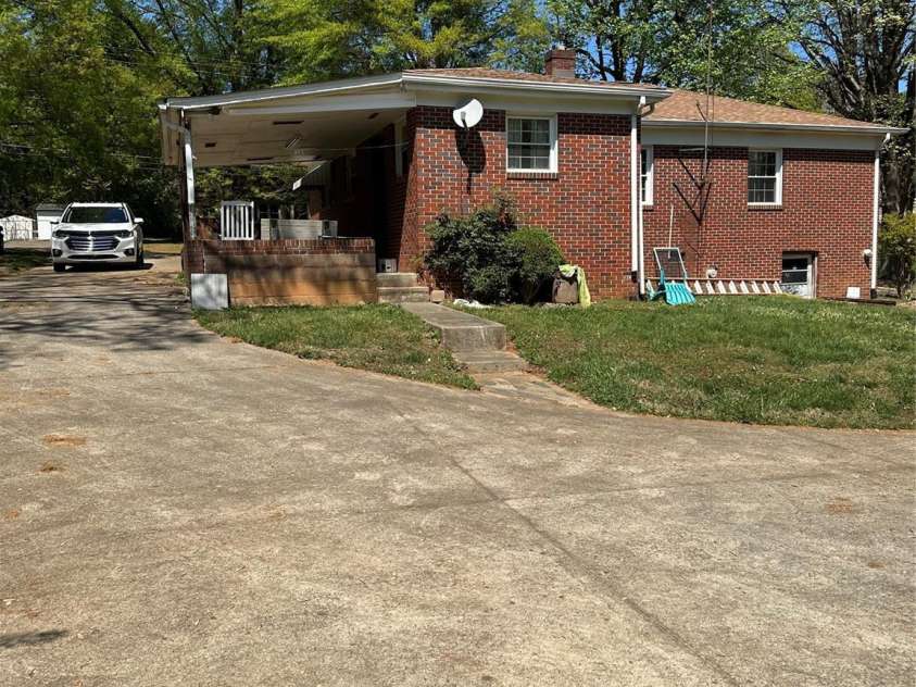 2760 19th Avenue, Hickory, NC 28601.  MLS# CAR4366987, YatesRealty ID 10061. 