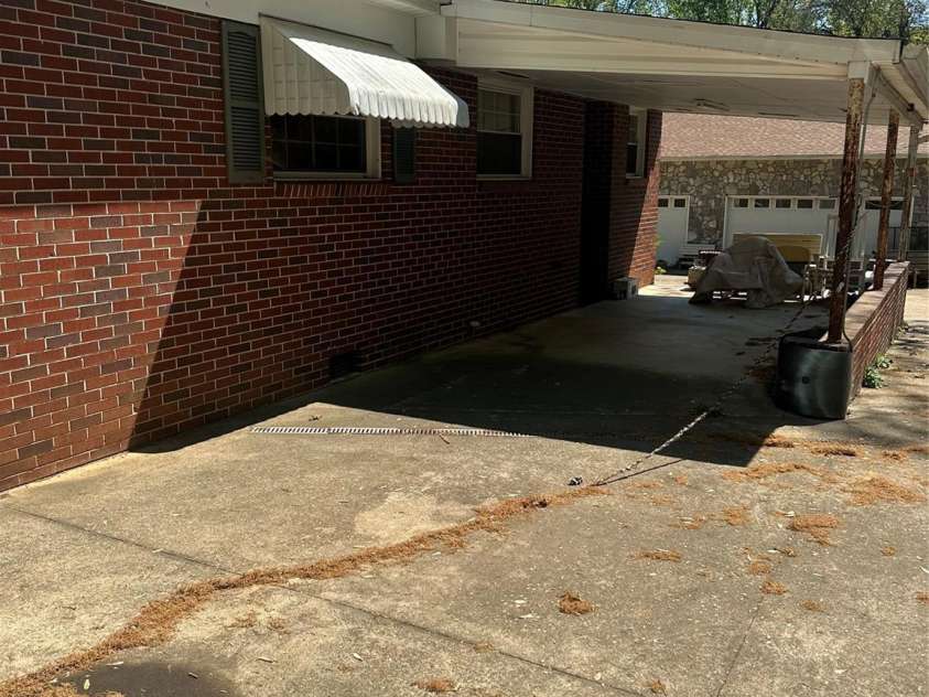 2760 19th Avenue, Hickory, NC 28601.  MLS# CAR4366987, YatesRealty ID 10061. 