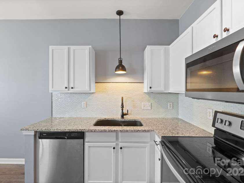 2021 Lennox Square Road, Charlotte, NC 28210.  MLS# CAR4228727, YatesRealty ID 10062. 