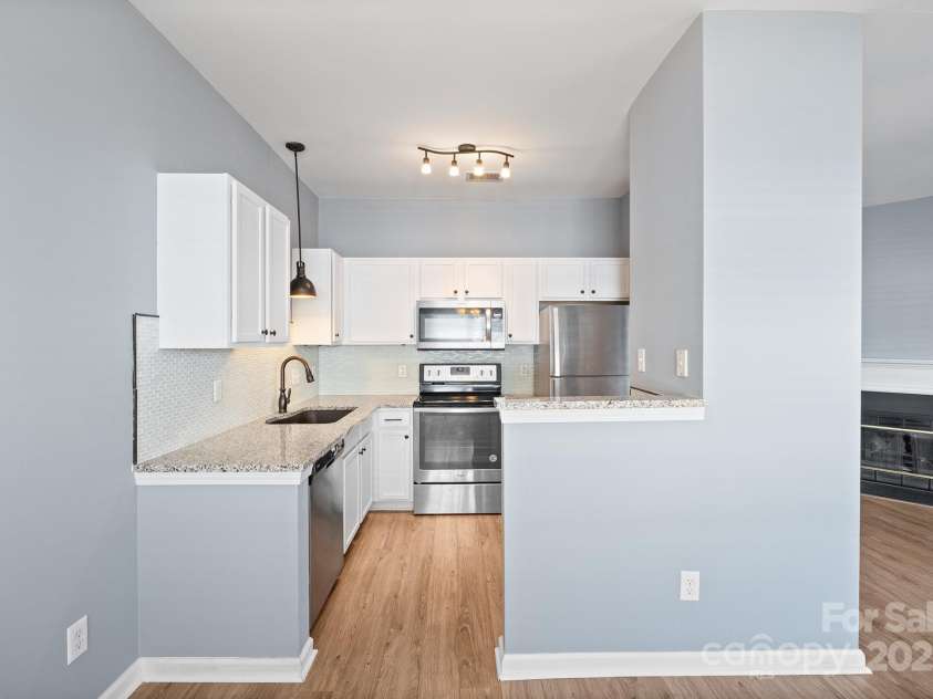 2021 Lennox Square Road, Charlotte, NC 28210.  MLS# CAR4228727, YatesRealty ID 10062. 