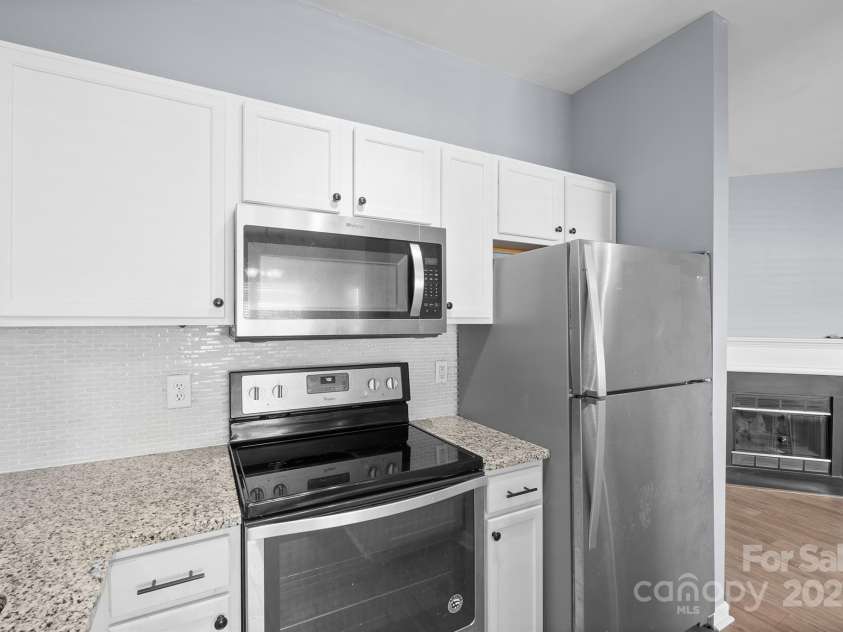 2021 Lennox Square Road, Charlotte, NC 28210.  MLS# CAR4228727, YatesRealty ID 10062. 