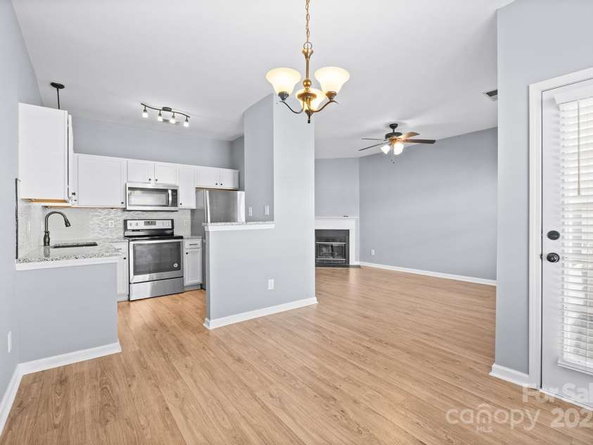 2021 Lennox Square Road, Charlotte, NC 28210.  MLS# CAR4228727, YatesRealty ID 10062. 