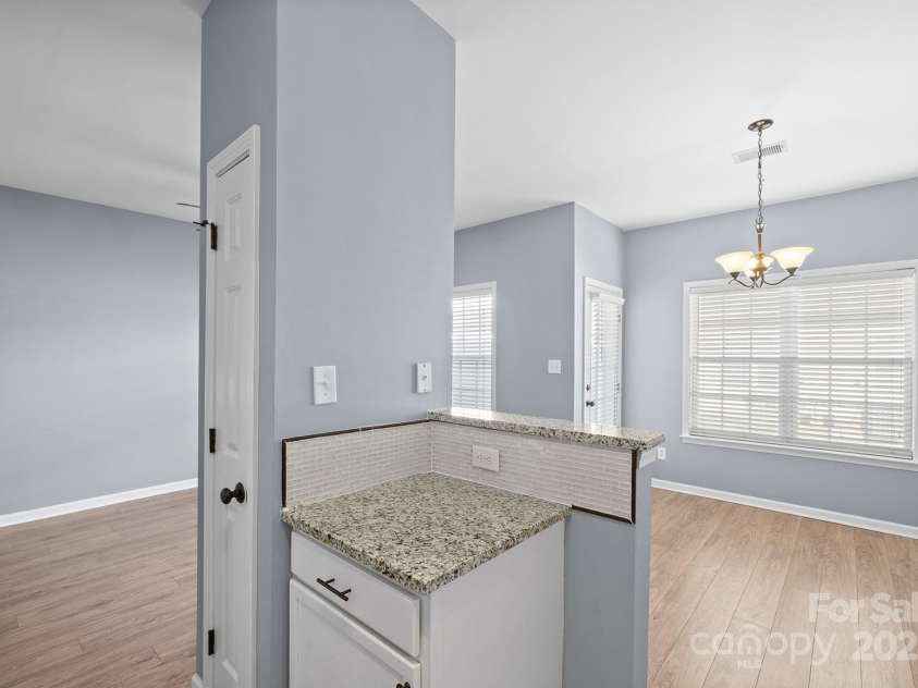 2021 Lennox Square Road, Charlotte, NC 28210.  MLS# CAR4228727, YatesRealty ID 10062. 