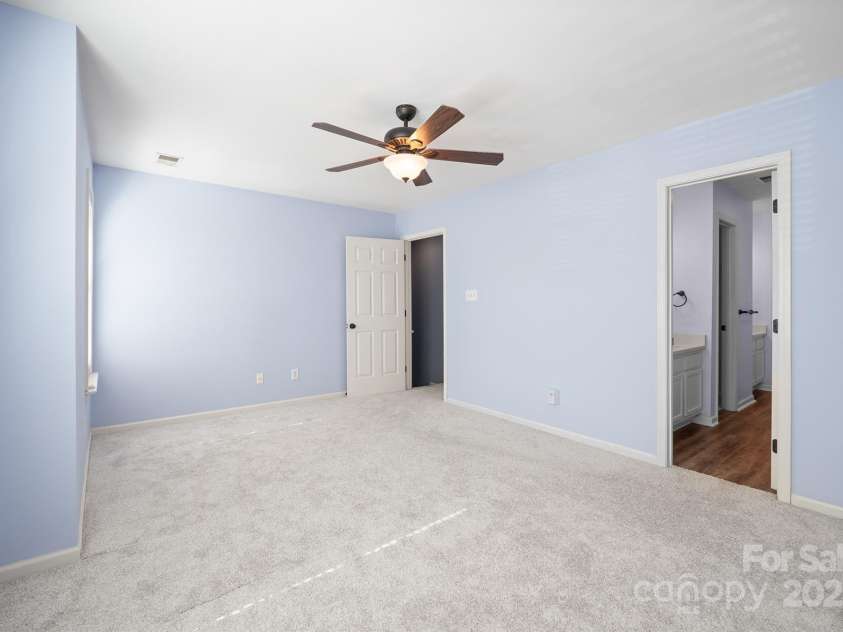 2021 Lennox Square Road, Charlotte, NC 28210.  MLS# CAR4228727, YatesRealty ID 10062. 