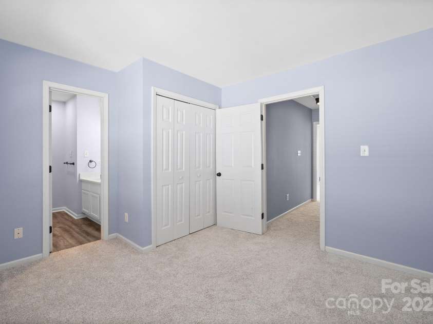 2021 Lennox Square Road, Charlotte, NC 28210.  MLS# CAR4228727, YatesRealty ID 10062. 