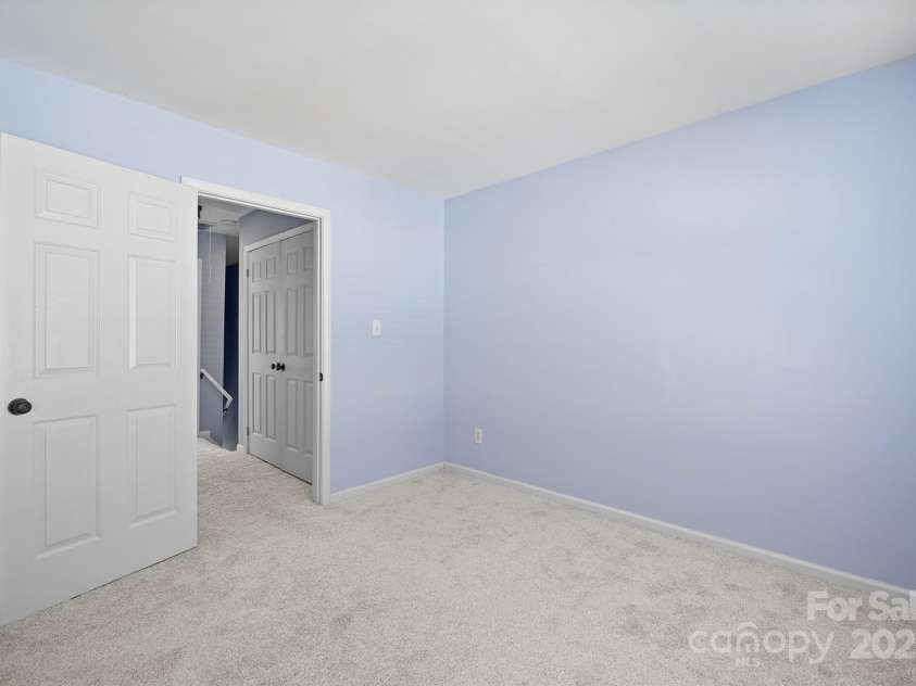 2021 Lennox Square Road, Charlotte, NC 28210.  MLS# CAR4228727, YatesRealty ID 10062. 