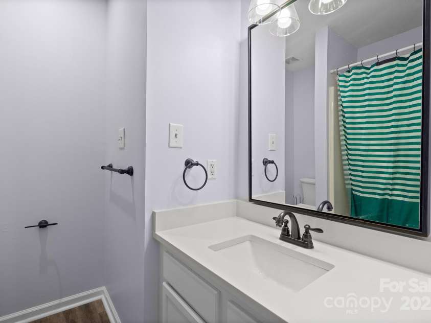 2021 Lennox Square Road, Charlotte, NC 28210.  MLS# CAR4228727, YatesRealty ID 10062. 