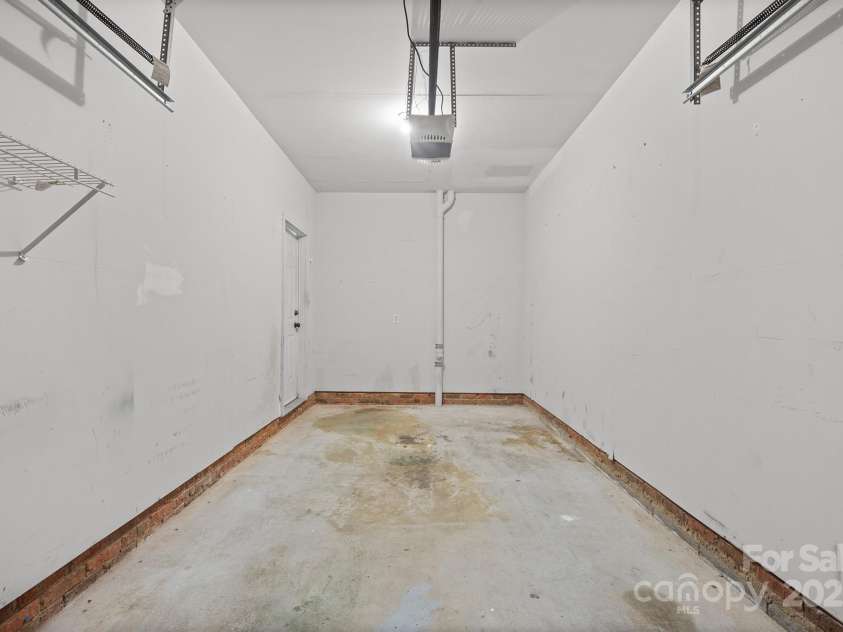 2021 Lennox Square Road, Charlotte, NC 28210.  MLS# CAR4228727, YatesRealty ID 10062. 