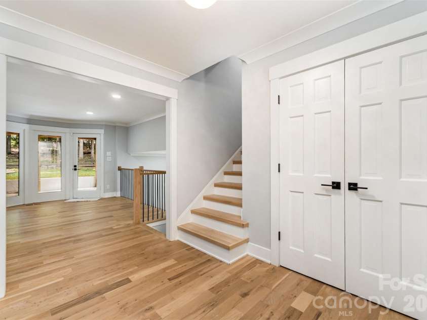 4501 Brookwood Road, Charlotte, NC 28215.  MLS# CAR4367961, YatesRealty ID 10063. 