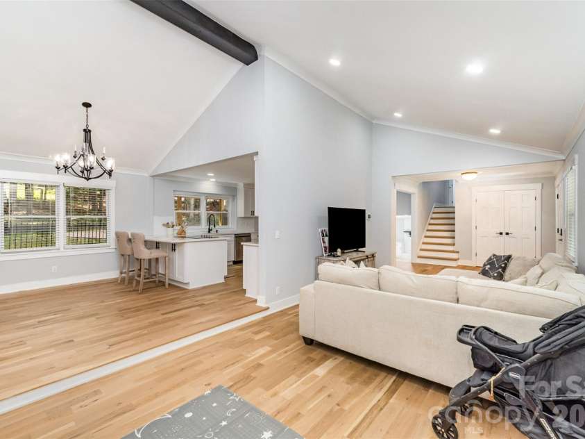 4501 Brookwood Road, Charlotte, NC 28215.  MLS# CAR4367961, YatesRealty ID 10063. 