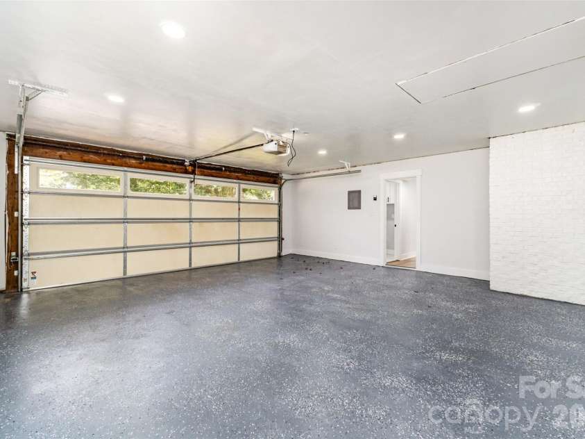 4501 Brookwood Road, Charlotte, NC 28215.  MLS# CAR4367961, YatesRealty ID 10063. 