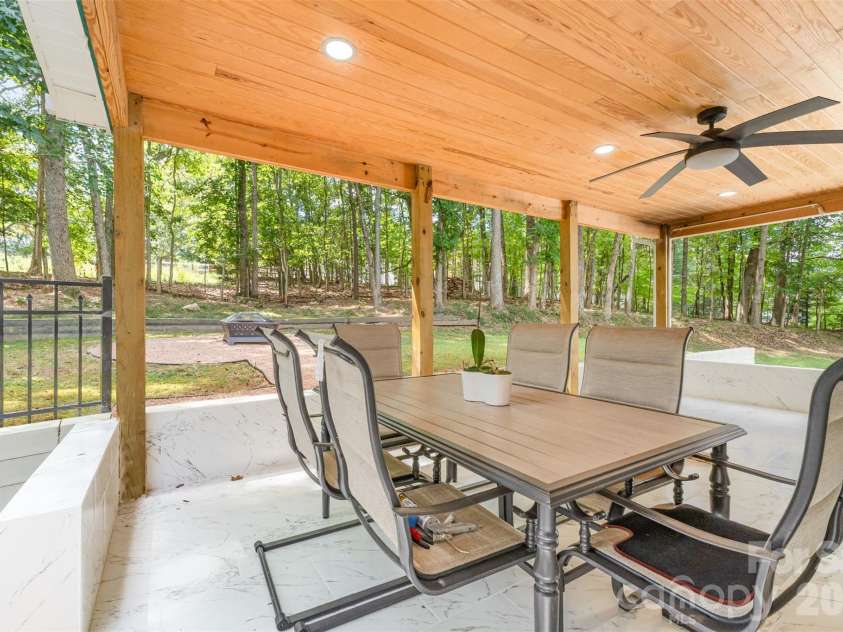 4501 Brookwood Road, Charlotte, NC 28215.  MLS# CAR4367961, YatesRealty ID 10063. 