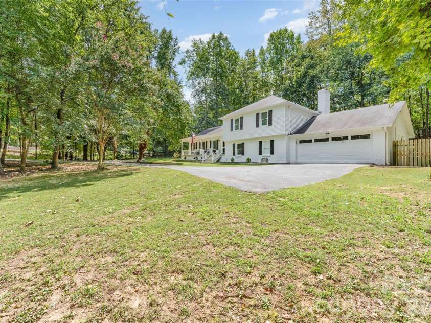 4501 Brookwood Road, Charlotte, NC 28215.  MLS# CAR4367961, YatesRealty ID 10063. 