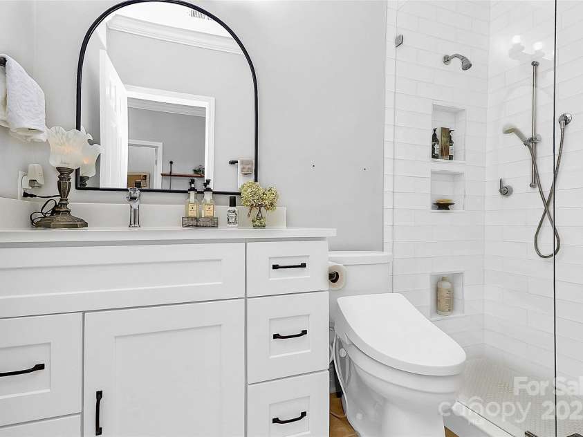 921 Northeast Drive, Davidson, NC 28036.  MLS# CAR4271135, YatesRealty ID 10063. Total NEW Bathroom!