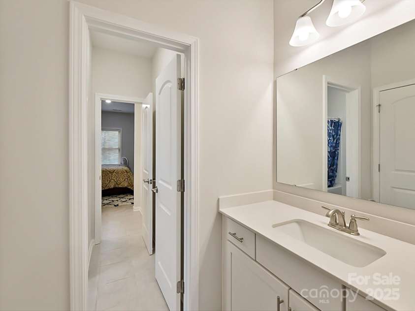 5057 Spratt Road, York, SC 29745.  MLS# CAR4299450, YatesRealty ID 10064. Jack and Jill bathroom with two separate sinks!