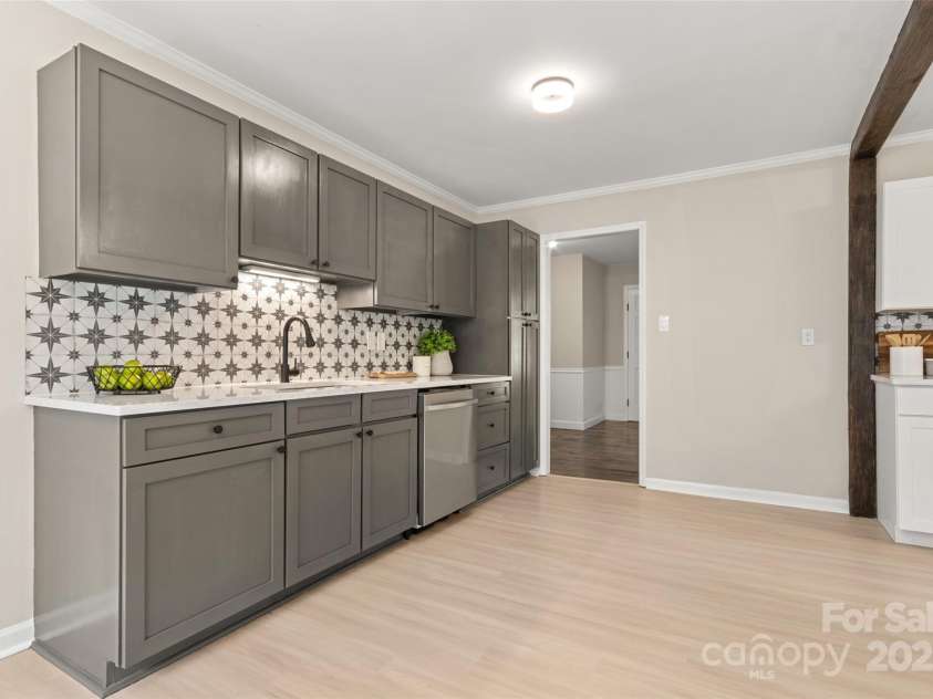 2178 Eastview Road, Rock Hill, SC 29732.  MLS# CAR4180538, YatesRealty ID 10065. Kitchen
