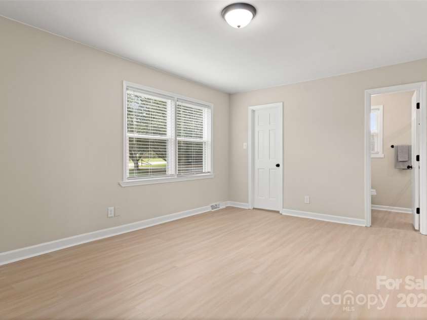 2178 Eastview Road, Rock Hill, SC 29732.  MLS# CAR4180538, YatesRealty ID 10065. Primary with en suite bathroom and walk in closet