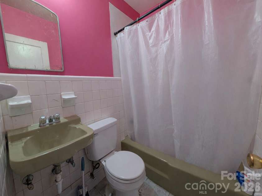 731 Finley Road, Rock Hill, SC 29730.  MLS# CAR4365126, YatesRealty ID 10065. Hall Bathroom