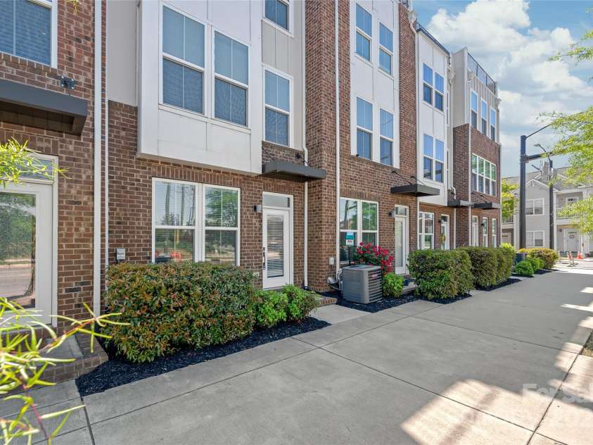 232 Parkwood Avenue, Charlotte, NC 28206.  MLS# CAR4220044, YatesRealty ID 10066. 