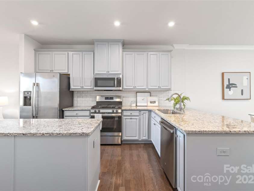 232 Parkwood Avenue, Charlotte, NC 28206.  MLS# CAR4220044, YatesRealty ID 10066. 