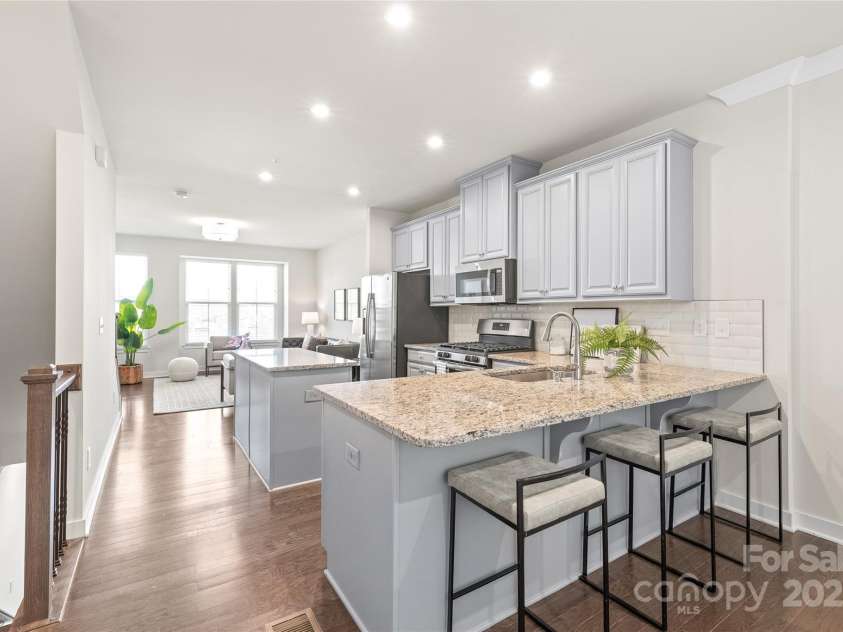 232 Parkwood Avenue, Charlotte, NC 28206.  MLS# CAR4220044, YatesRealty ID 10066. 