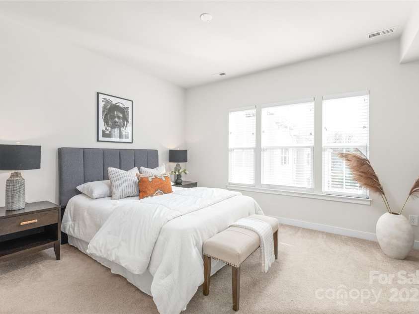 232 Parkwood Avenue, Charlotte, NC 28206.  MLS# CAR4220044, YatesRealty ID 10066. 