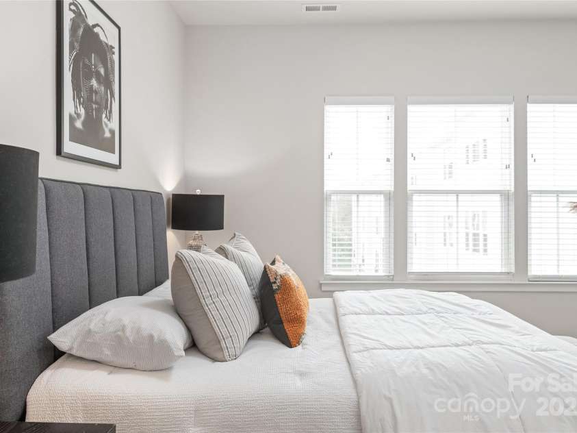 232 Parkwood Avenue, Charlotte, NC 28206.  MLS# CAR4220044, YatesRealty ID 10066. 