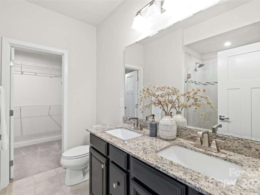 232 Parkwood Avenue, Charlotte, NC 28206.  MLS# CAR4220044, YatesRealty ID 10066. 