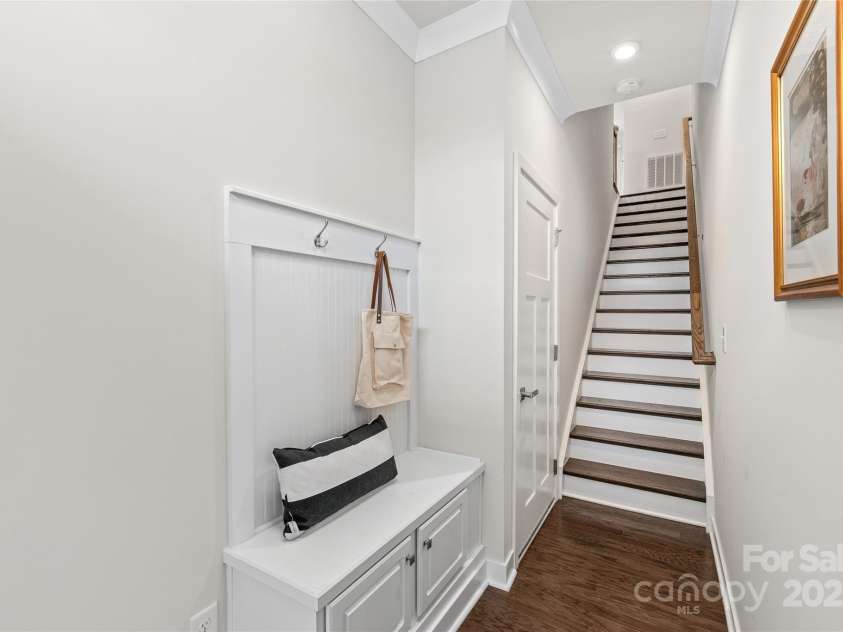 232 Parkwood Avenue, Charlotte, NC 28206.  MLS# CAR4220044, YatesRealty ID 10066. 