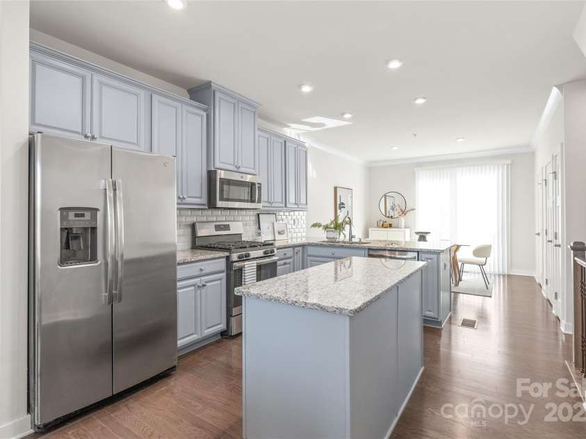232 Parkwood Avenue, Charlotte, NC 28206.  MLS# CAR4220044, YatesRealty ID 10066. 