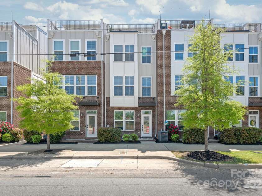 232 Parkwood Avenue, Charlotte, NC 28206.  MLS# CAR4220044, YatesRealty ID 10066. 