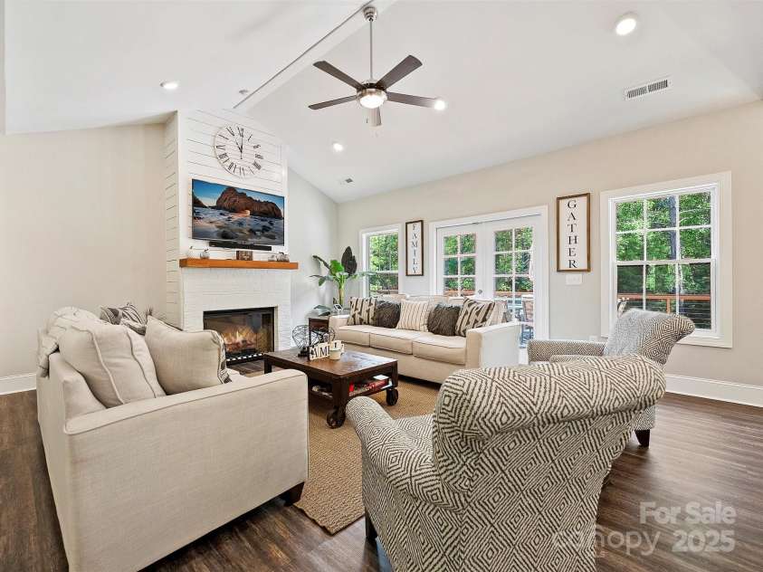 7927 Fairmont Drive, Waxhaw, NC 28173.  MLS# CAR4248978, YatesRealty ID 10067. 