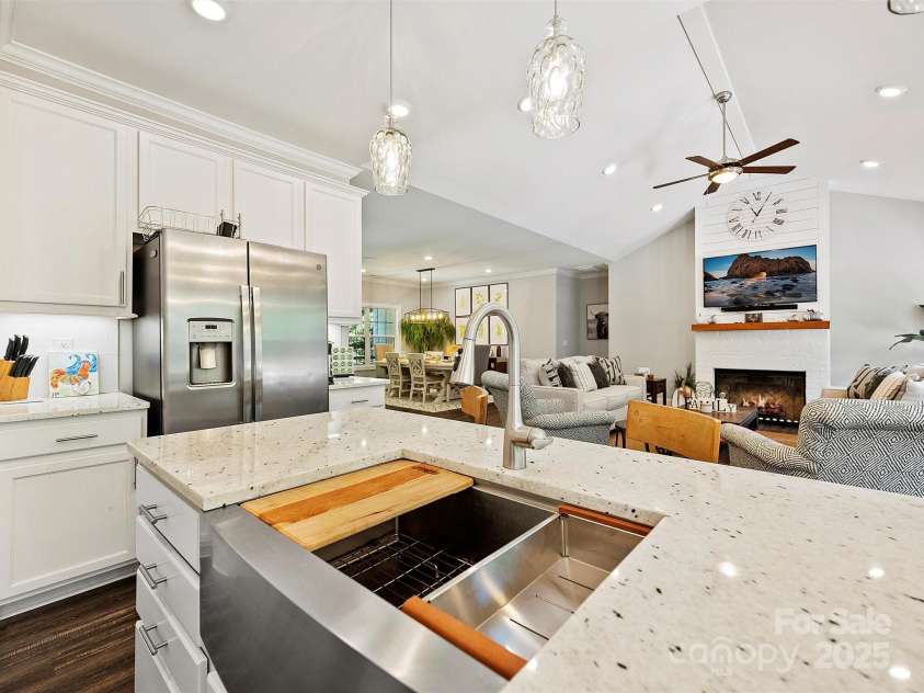 7927 Fairmont Drive, Waxhaw, NC 28173.  MLS# CAR4248978, YatesRealty ID 10067. 